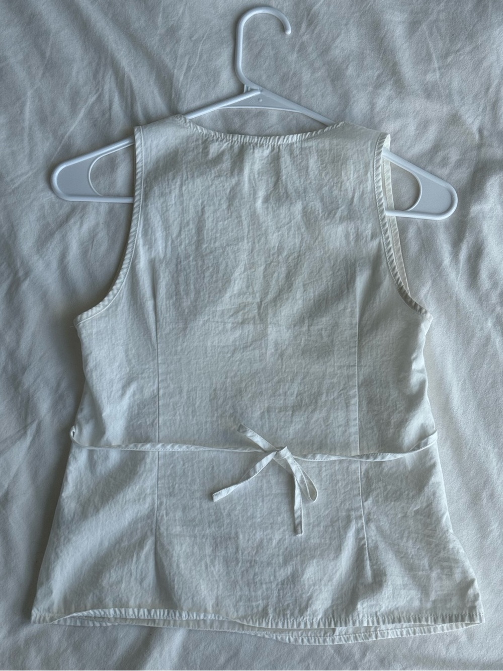 Tie-Back Sleeveless Shirt - Picture 2 of 3